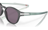 OAKLEY Latch Matte Carbon Prizm Grey