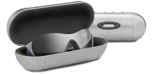 Päikeseprillide karp OAKLEY Large Metal Vault