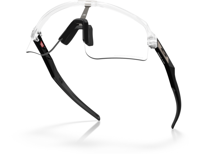 P&auml;ikeseprillid OAKLEY Sutro Lite Sweep Matte Clear Photochromic